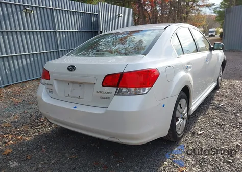 2014 Subaru Legacy 2.5I z USA, uszkodzony, nr VIN 4S3BMBA65E3020407